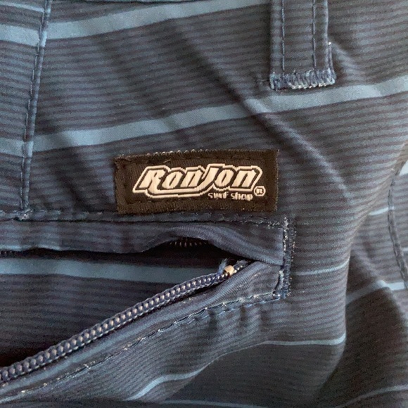 3 pairs of like new board shorts Volcom & RonJon! - Picture 15 of 16